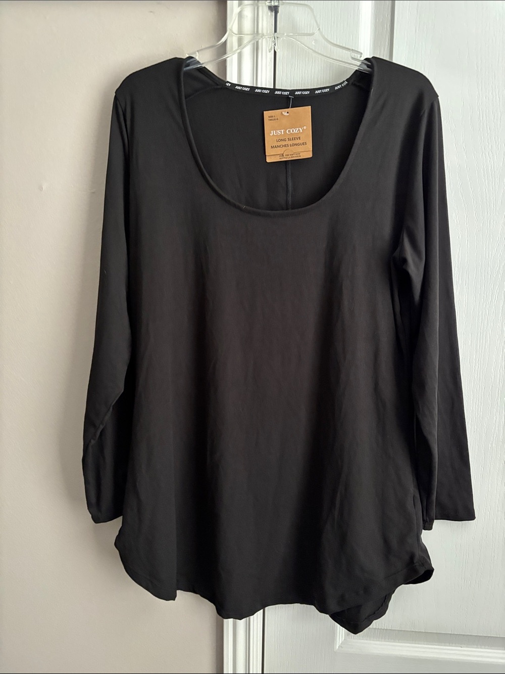 Just Cozy Women's Black Long Sleeve Scoop Neck Top
